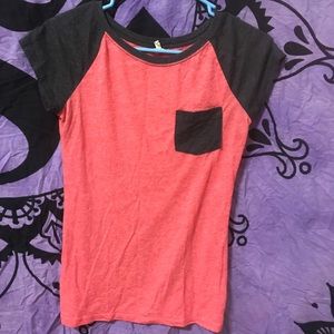 Shirt sleeve baseball tee with pocket